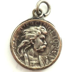 Antique medal of Vercingetorix and Brennus, silverplated with an antique patina, crafted by engraver Defer.